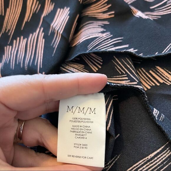 NWT CAbi Tate Pink Burst Cuffed Sleeve Tunic Top #3433 layering blouse Medium - Picture 5 of 5